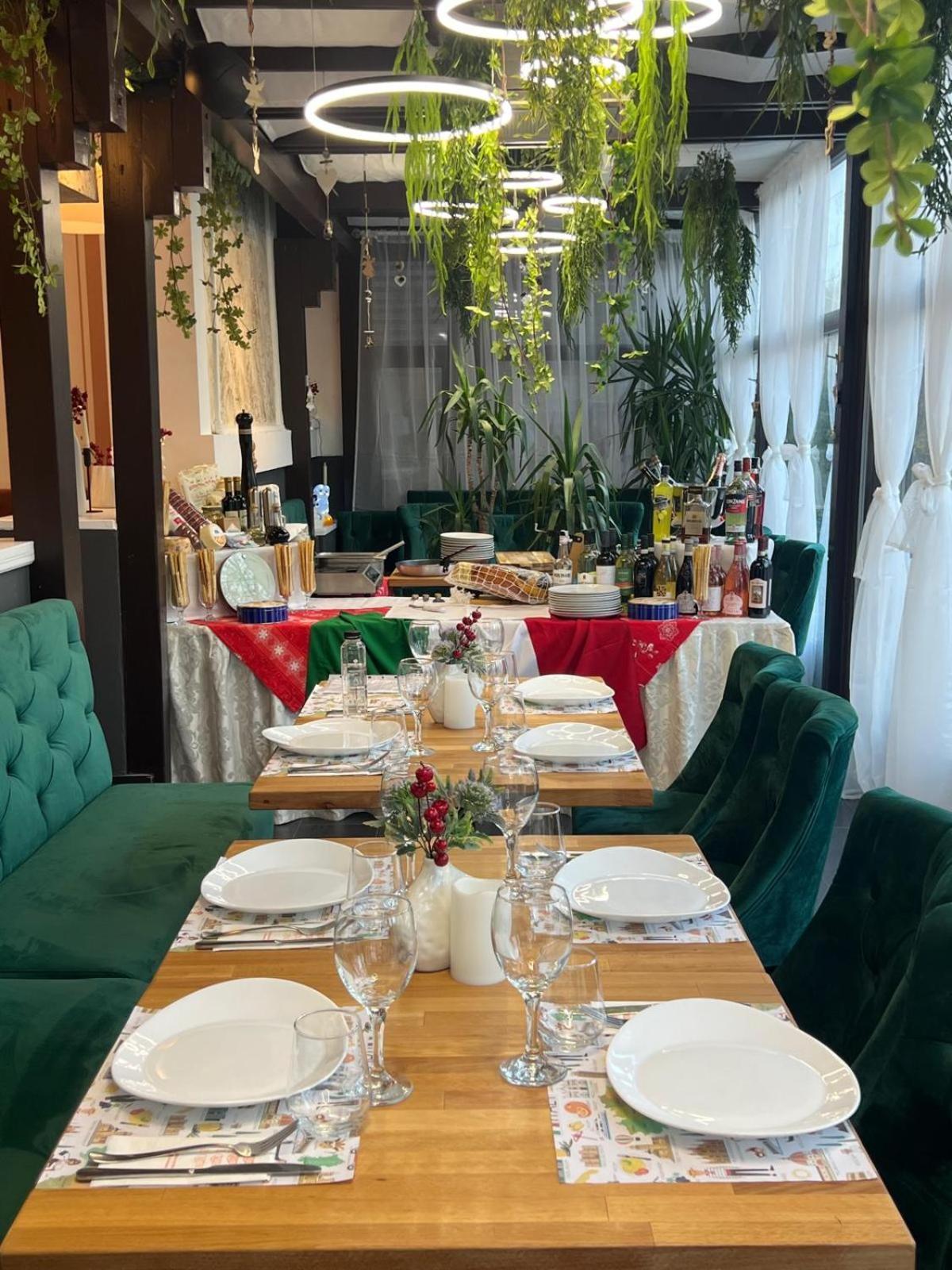 Les Jardins Carol Hotel Bucharest