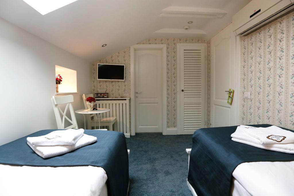 Hotel Les Jardins Carol